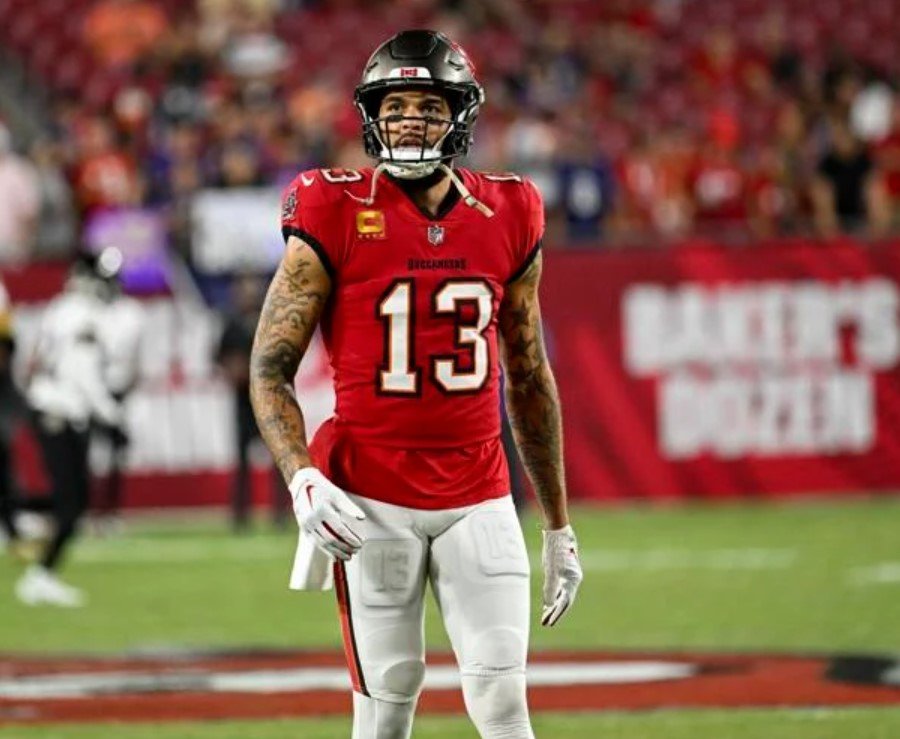 mike-evans-hamstring-injury-during-buccaneers-vs-ravens