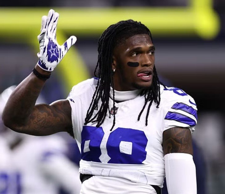 Dallas Cowboys celebrating touchdown at AT&T Stadium