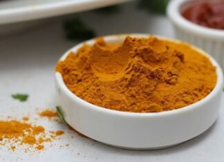 garlic and turmeric spices together