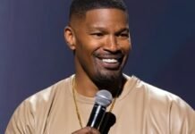 Jamie Foxx performing Netflix special piano