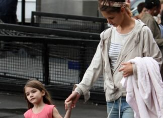 Katie Holmes and Suri Cruise smiling together in NYC