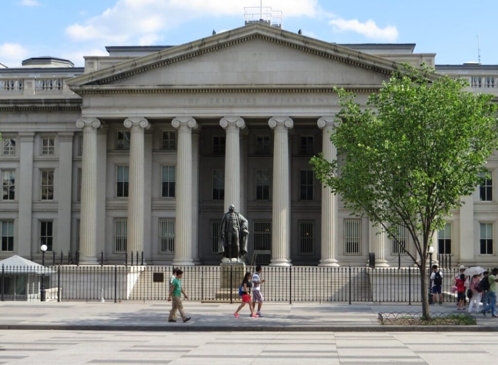 closeup-of-us-treasury-building