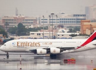 emirates-dubai-international-airport-christmas-travel