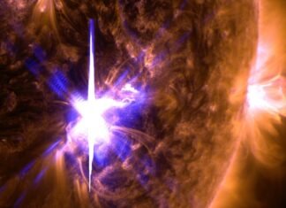 solar flare approaching earth radio blackout