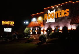 hooters restaurant